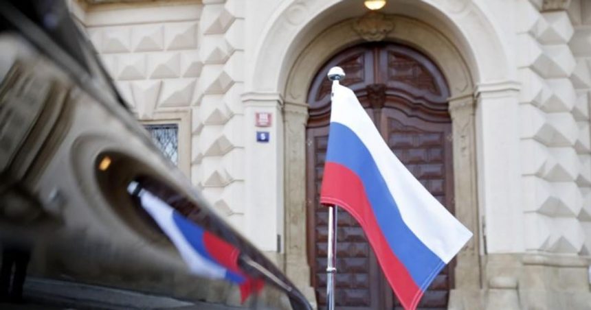 Krizovy manazer zeleznic rokoval v Rusku s predstavitelmi extremnej pravice tvrdi PS