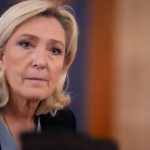 Marine Le Pen by mohla kandidovat na prezidentsky post rozhodol sud Kampan by vsak viedla z domaceho vazenia