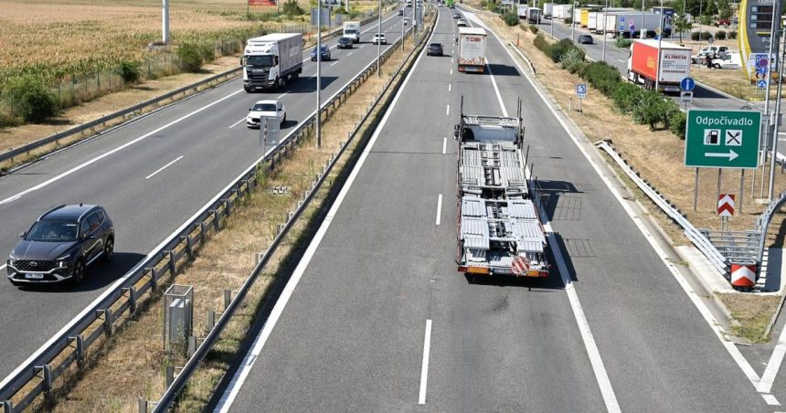 Na dialnici D1 pribudli ultrarychle nabijacie stanice pre elektromobily