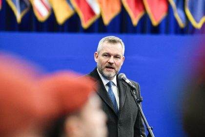 Pellegrini ministri a podnikatelia odcestuju na biznis forum do Azerbajdzanu