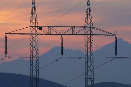 Plan E pre elektrifikaciu riesi prekazky braniace vacsiemu vyuzivaniu elektrickej energie