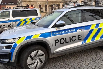 Poslanec Motoristov Filip Turek mal v Prahe nehodu jeho auto skoncilo na streche