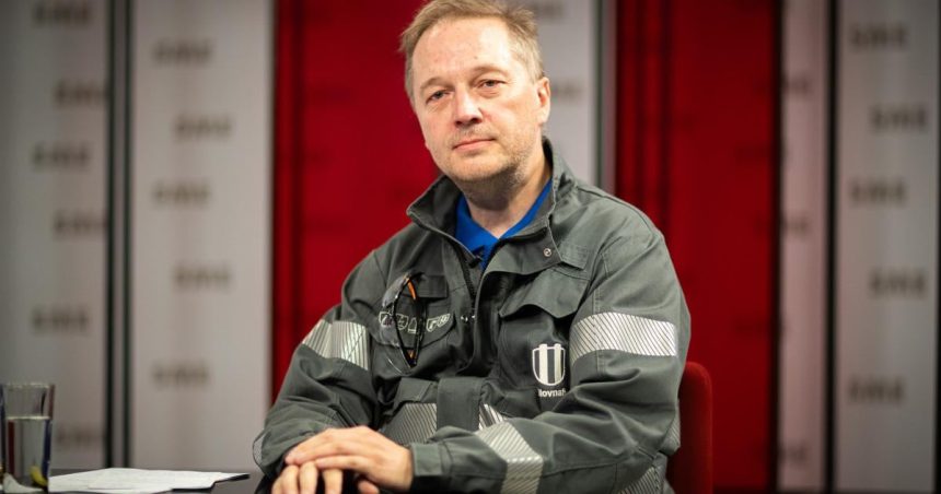 Riaditel Slovnaftu Senkovic Utoky politikov musia prestat ekonomicky nas uz poskoduju