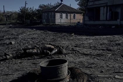 S hnisavou rukou bez prstov Cesta na front je otvorena pre kazdeho pise Petra Prochazkova