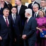 Socialne siete versus tradicne media Zijeme v paradoxe neverime spravam ktore tak radi sledujeme