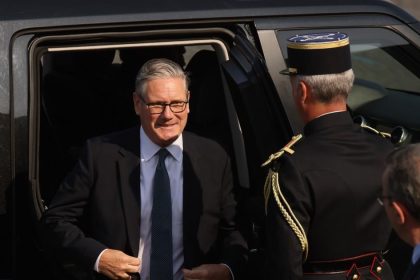 Starmer prevzal od Macrona najvyssie francuzske statne vyznamenanie za prinos k europskej bezpecnosti