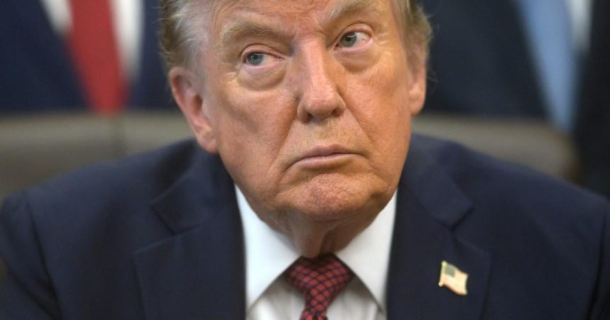 Trump sa snazil sprisit pravidla pre hlasovanie postou sud zamietol ziadost jeho vlady