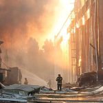 Ukrajina Rusko Online Rusi zasiahli v Kyjeve tovaren na vyrobu municie a nepriestrelnych viest raketa ju uplne znicila