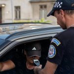 Vodic sposobil nehodu a pokusil sa ujs Policajti ho na krizovatke zablokovali Bol pod vplyvom alkoholu