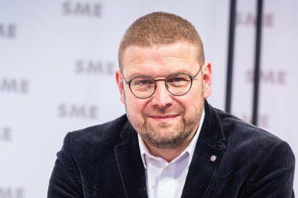 Vs setci z cesty ide vodic Turek