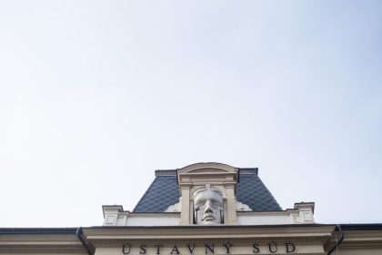 Vyhnimky z dlhovej brzdy su mozne iba pri nahlych a neocakavanych pozadavkach