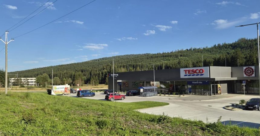 Znamy obchodny retazec postavi v Zakamenne stvarty supermarket Rozhoduje sa medi dvomi pozemkami