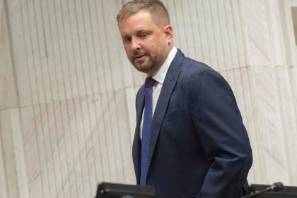 konkurz u saska vyhral uchadzac bez protikandidata v hodnotiacej komisii mal priatela