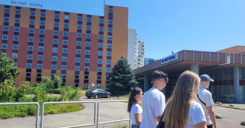 vzdialenost je dolezitejsia ako studijne vysledky vysokoskoliaci zostali bez internatu ziadaju o zmenu kriterii