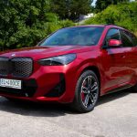 BMW iX1 dokaze zaujmout aj fanusikov spalovacich motorov svojimi riesenimi test
