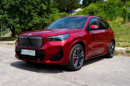 BMW iX1 dokaze zaujmout aj fanusikov spalovacich motorov svojimi riesenimi test