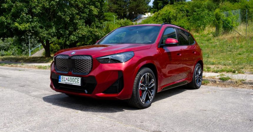 BMW iX1 dokaze zaujmout aj fanusikov spalovacich motorov svojimi riesenimi test