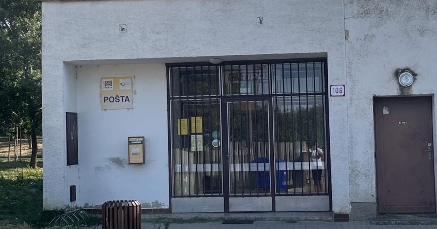 Dalsia postova pobocka v regione ukoncila svoju cinnost Obec tvrdi ze bola postavena pred hotovu vec