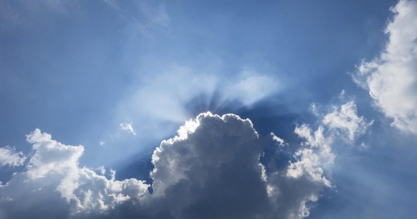 Dnes bude prevane polooblano a oblano s teplotami do 27 stupov Celzia