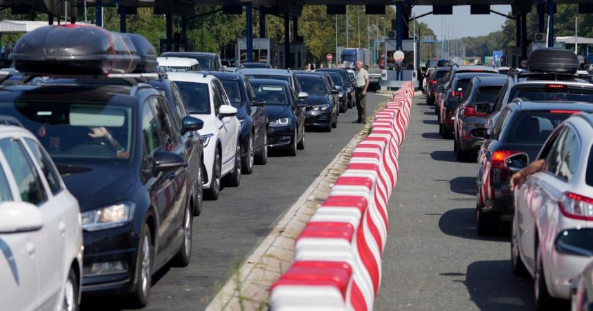 Dopravu v Chorvatsku komplikuju horucavy a dlhe kolony na cestach smerom k moru