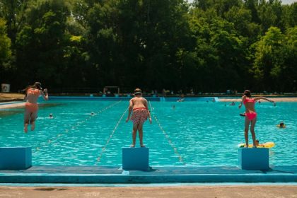 Horucavy zaplnili trnavske kupalisk hlasia vyssiu navstevnost vyjimkou je eva v piestanoch