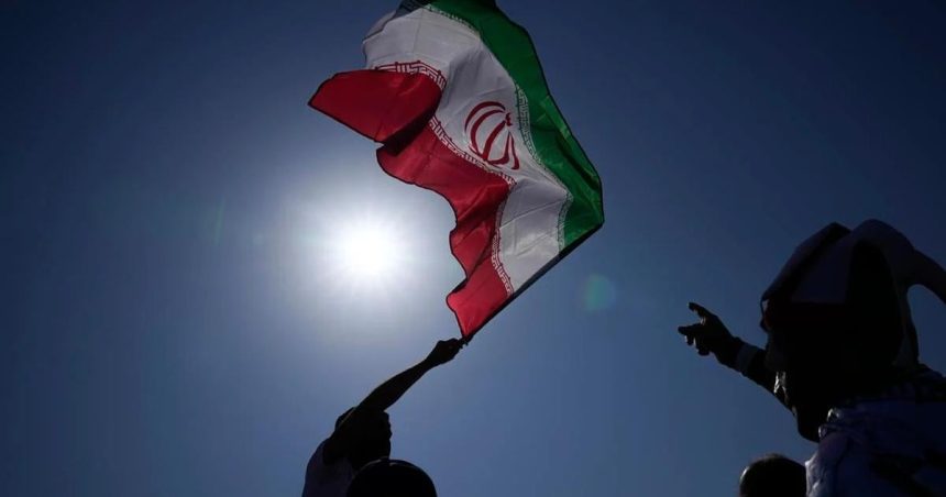 Iran hrozil statov Perzskeho zalivu znicenim energetickych zariadeni za utoky USA