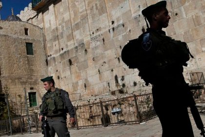 Izrael zacal burat 26 palestinskych stavieb v Predjordansku