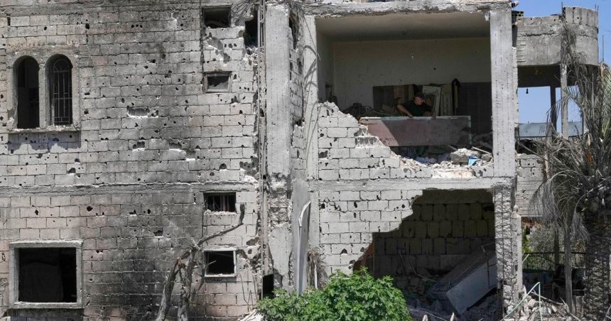 Izraelske utoky na juhu Libanonu zranili dve osoby a poskodili sanitku