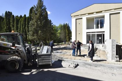 Na obnovu verejnych budov miname viac nez si mozeme dovolit