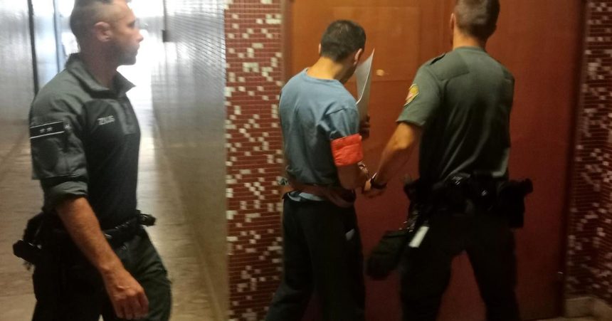 Najprv ho olupili potom na smrt zbili Trom muzom bez domova hrozi 15 rokov vazenia