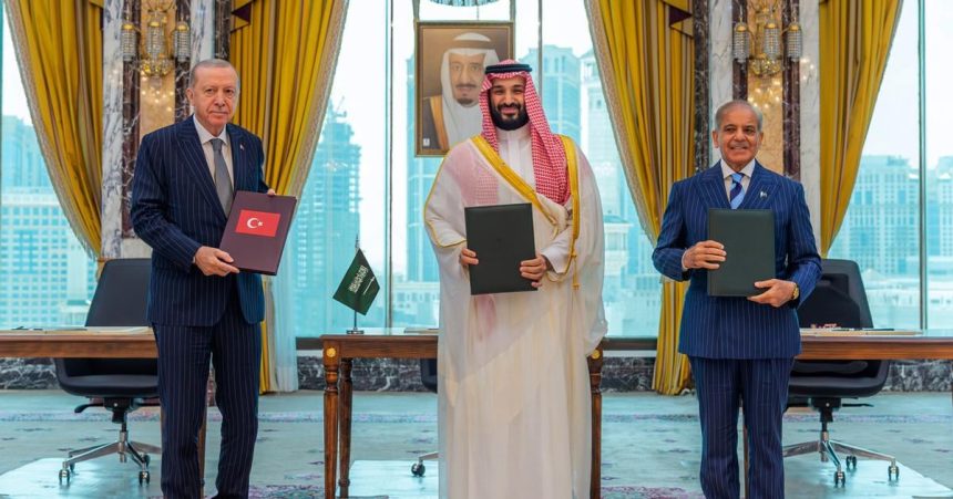 Obranna dohoda s Pakistanom a Saudskou Arabiou nie je v rozpore so zavzkami voci NATO tvrdi Turecko