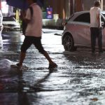 Okolie Tokia zasiahli privalove dazde a povodne Najmenej jedna osoba prisla o zivot