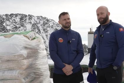 Okrem Hvizdaka budu v klube turistov odvolavat aj Sveca a pravnika ktory sa snai zosadit Fabriciusa