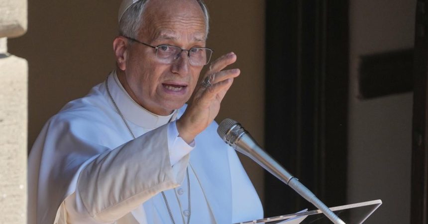 Papez navstivi San Marino a vystupi na stretnuti v Rime