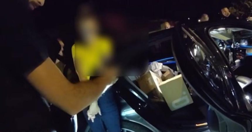 Policajti zadrzali zlodejov balikomatov Muz a zena mali pri sebe drogy