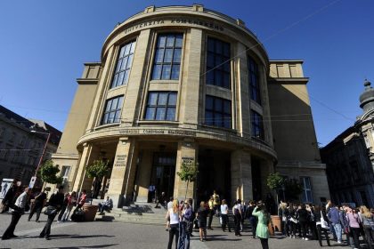 Pravo habilitovat a inaugurovat ma 18 vysokych skolar