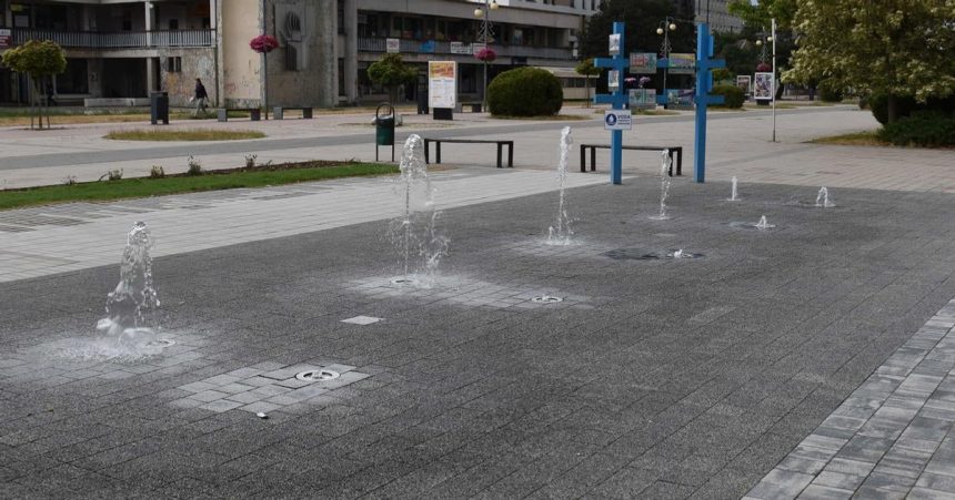 Pri poruche uniklo z fontany viac ako 400 kubikov vody Pitna voda v niej je luxus tvrdia poslanci
