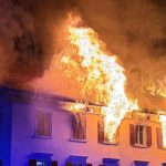 Pri poziari v bytovom dome vo svajciarskom meste Thusis zomreli dvaja ludia