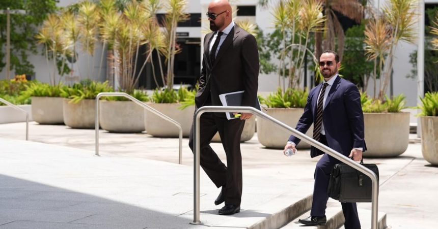 Prokuratura v Miami ziada o predlzenie vazby Tateovcov