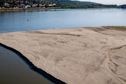 Rumunska armada prestreli cast toku Dunaja smerom k jadrovej elektrarni