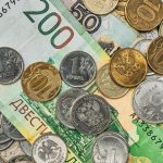 Rusi masovo vyberaju peniaze z bank vysokym urokom a reciam o dobrej kondicii neveria