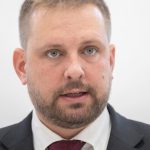 SaS vyzyva Saska aby zverejnil komplexny financny plan na dokoncenie nemocnic