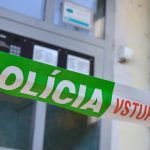 V rodinnom dome objavili telo muza bez znamok zivota policia uzavrela okolie