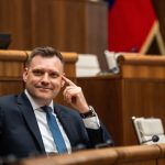 Vlastnictvo a sprava lesov v styroch narodnych parkoch plne prechadza pod spravu narodnych parkov