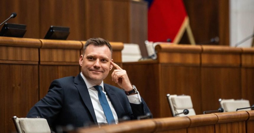 Vlastnictvo a sprava lesov v styroch narodnych parkoch plne prechadza pod spravu narodnych parkov